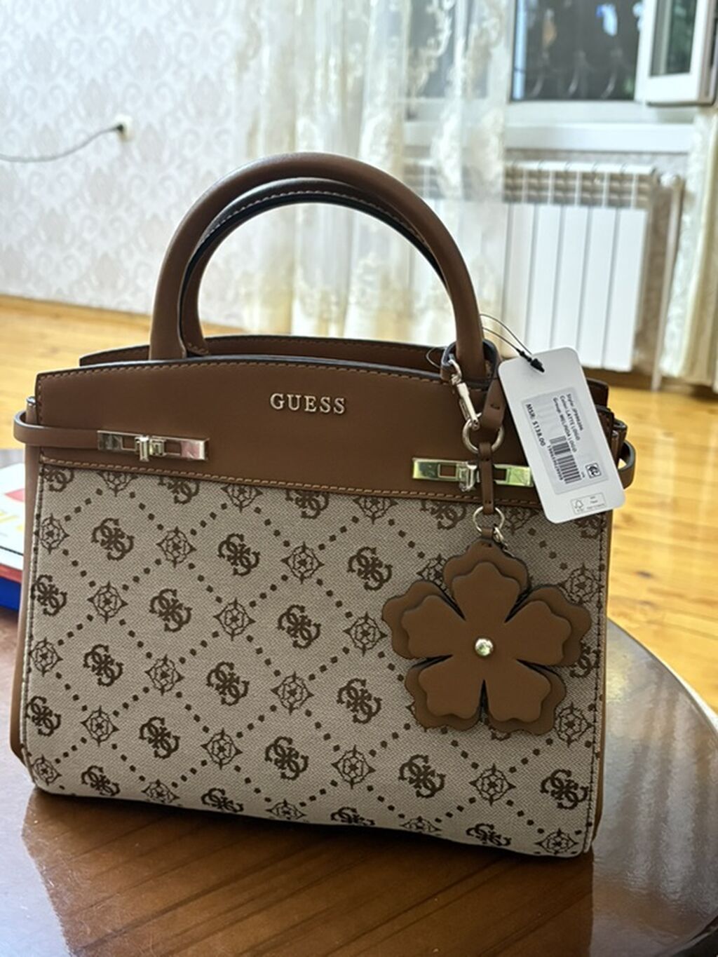 Guess qadın çantası - Model: Top-handle çanta, çıxarıla bilən uzun — Çantalar, Sumqayıt