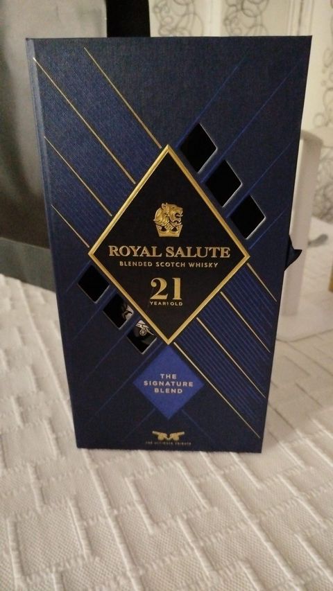 Viski Royal Salute 21 — Bakı