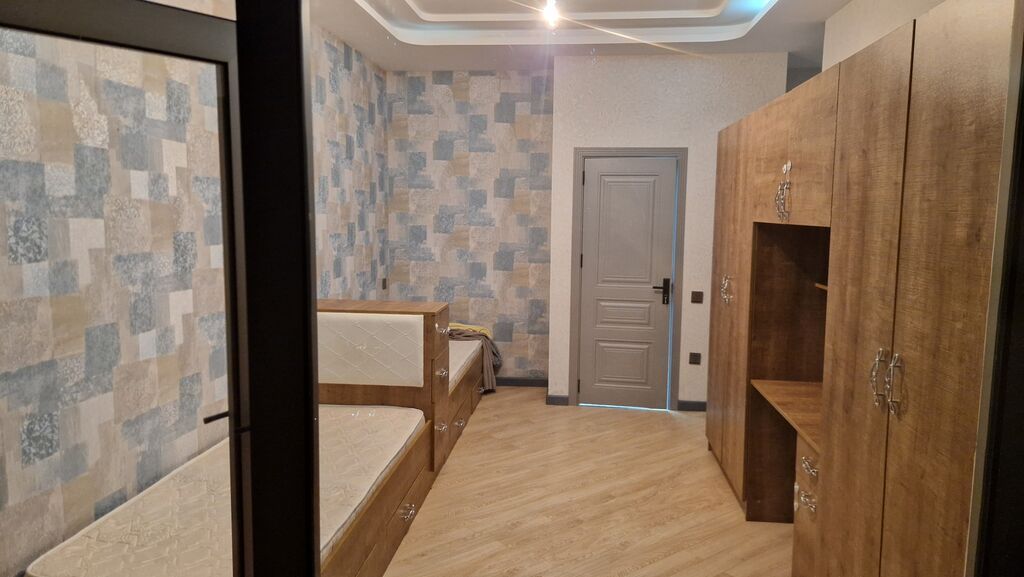 Makler Narahat Etməsin 28 may metro çıxışında 3 otaqlı. 2 balkon 2 — Daşınmaz əmlak, Bakı (7)