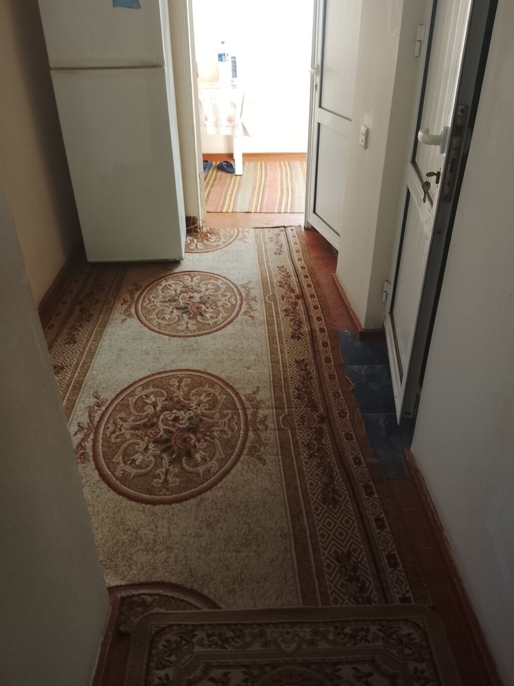 Otaqlar: İşıqlı yataq otağı (2 çarpayı), pərdə və xalça ilə — Daşınmaz əmlak, Digah (7)