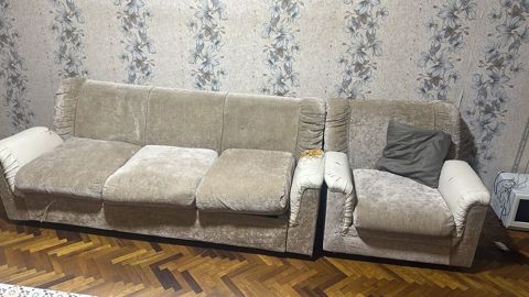 1 divan 2 kreslo satilir acılır bazalidir. endirim edildi 90 azn unvan — Bakı