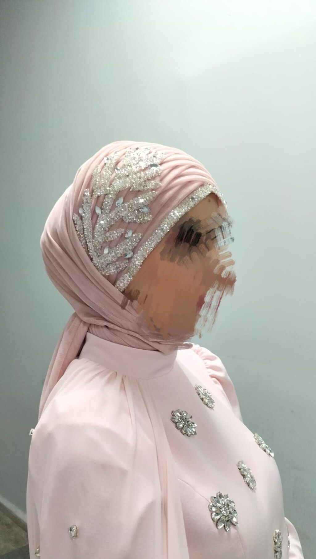 Zərif pudra rəngli daş işləməli hicab. 1 dəfə toya geyinilib. Təzə — Şəxsi əşyalar, Bakı (2)