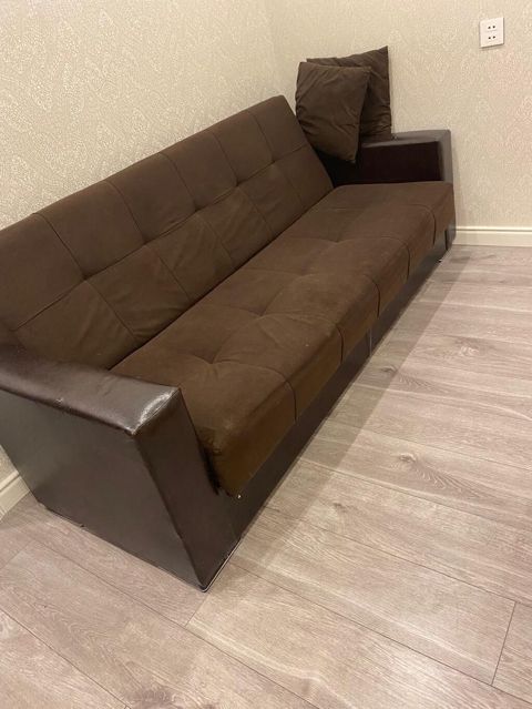 Qəhvəyi rəngdə 3 nəfərlik divan - Rəng: tünd qəhvəyi - Material — Bakı