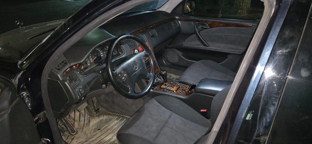Mercedes E 220, 2.2 L, 2000 il, 287 452 km — Avtomobillər, Bakı (2)
