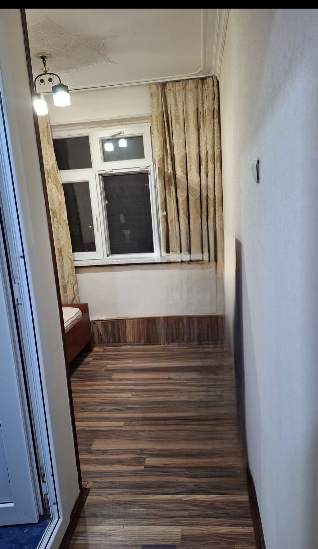 2 otaqlı mənzil – tam mebellidir - Geniş və işıqlı otaq: taxta — Daşınmaz əmlak, Sumqayıt (4)