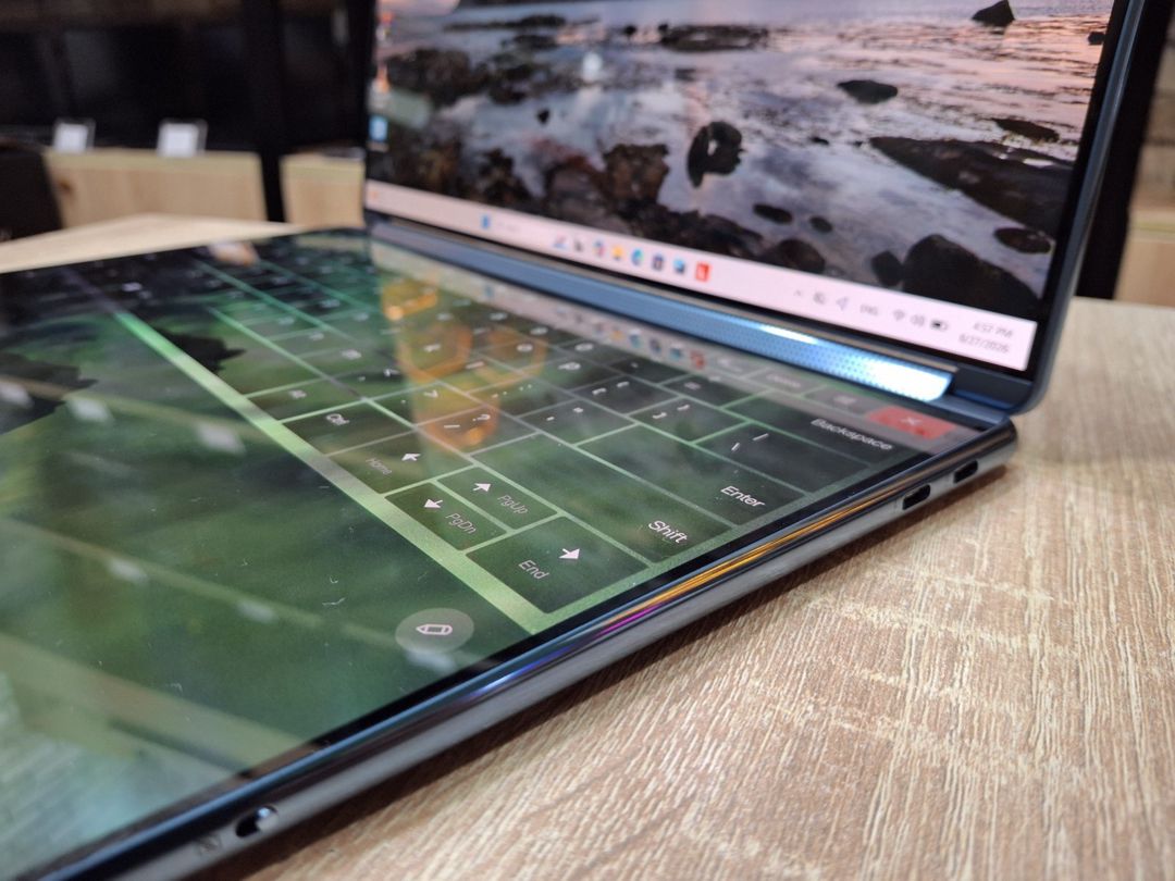 Lenovo Yoga Book 9 Ultra 7 32GB RAM 2x 2.8K — Elektronika, Bakı (5)