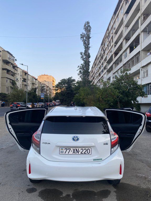 Toyota Aqua, 1.5 L, 0.9 kWh, 2017 il, 241 000 km — Avtomobillər, Bakı (2)
