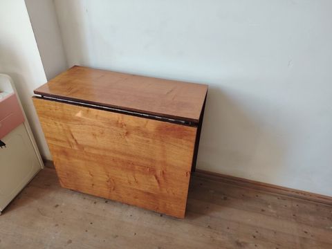Masa stol kepenek. Teze elde duzelmeden deyil mebelnidir 1995 ci ilde