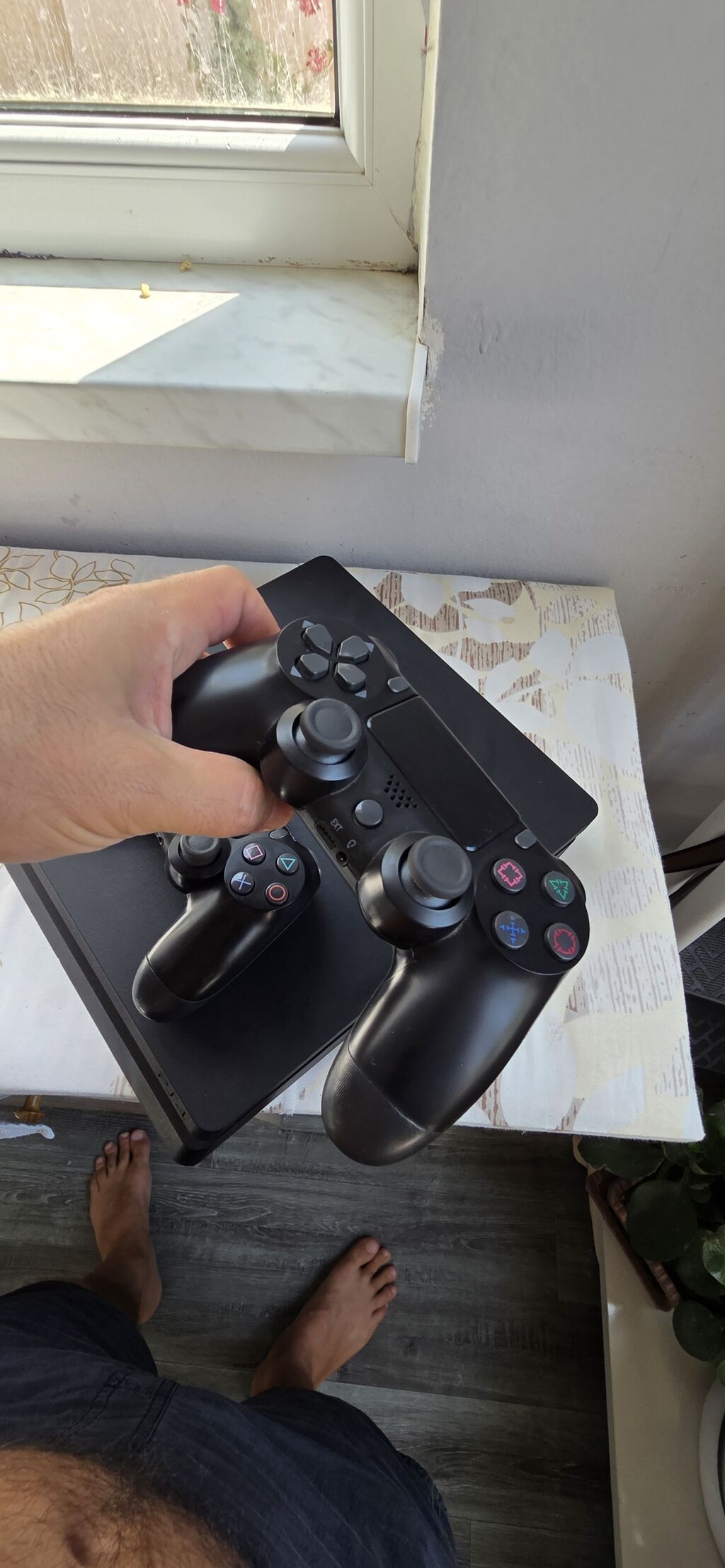 PlayStation 4 (PS4) Slim komplekt - Konsol: PS4 Slim, qara rəng — Elektronika, Bakı (2)