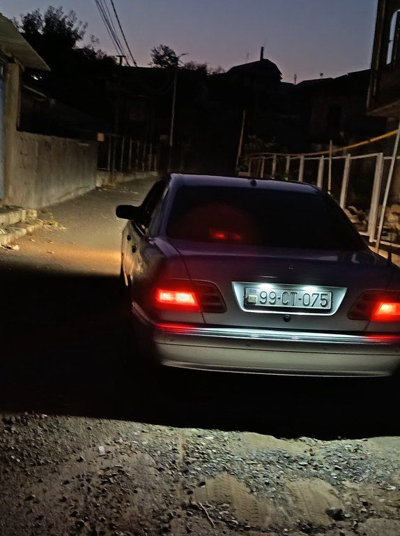 Mercedes E 320, 3.2 L, 2001 il, 470 000 km — Avtomobillər, Xankəndi (10)