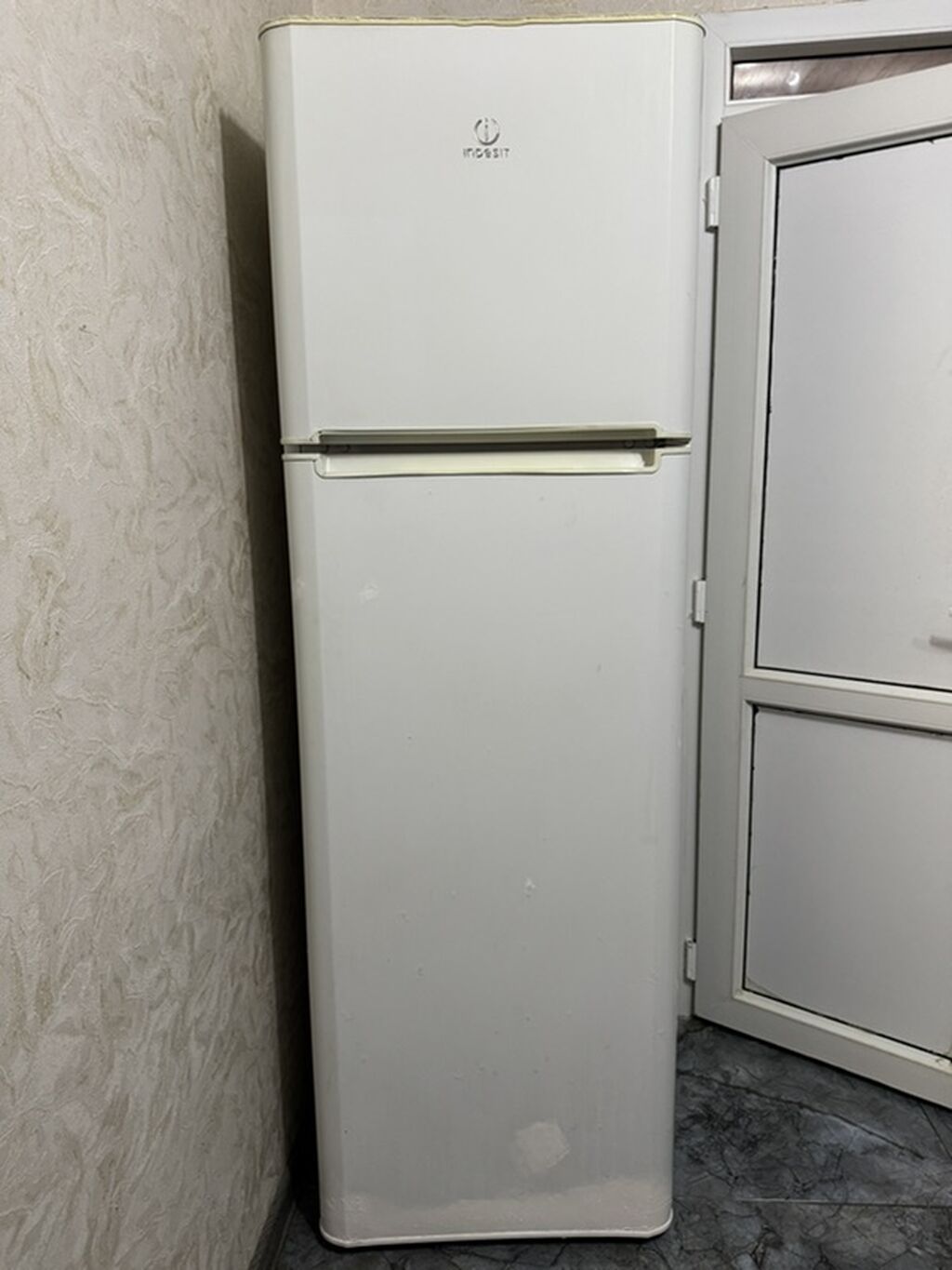 Indesit iki kameralı soyuducu - Üstdə dondurucu bölmə, tənzimlənən — Soyuducular, Sumqayıt (2)