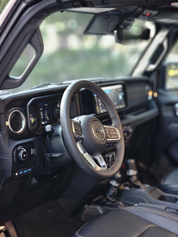 Jeep Wrangler, 2.0 L, 17.3 kWh, 2025 il, 12 900 km — Avtomobillər, Bakı (10)