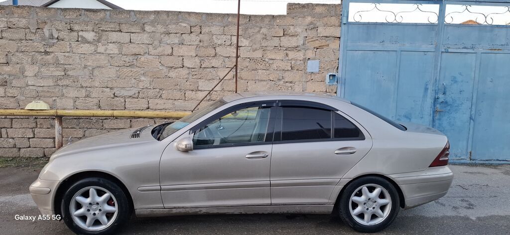 Mercedes-Benz 220: 2.2 l 2001 il Sedan — Avto, Digah (5)