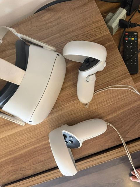 Virtual reallıq eynəyi satılır. Mağaza deyil, şəxsi özümündür, 1500 — Bakı