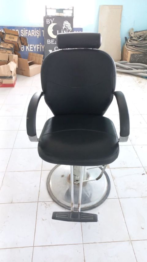 Salon kreslosu satilir Qiymət 180 azn Ünvan Hövsan Nika — Digah