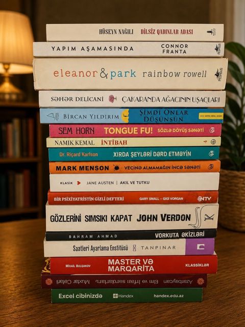 Müxtəlif janrlarda böyük kitab toplusu Təsvir: – Azərbaycan, türk — Bakı