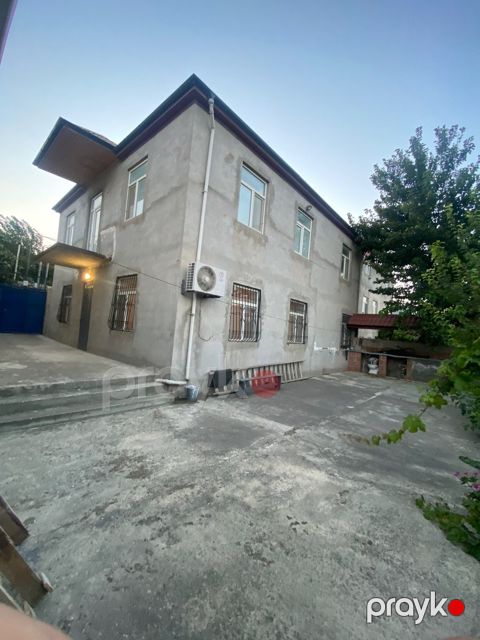 Həyət evi kirayə verilir, Saray qəs