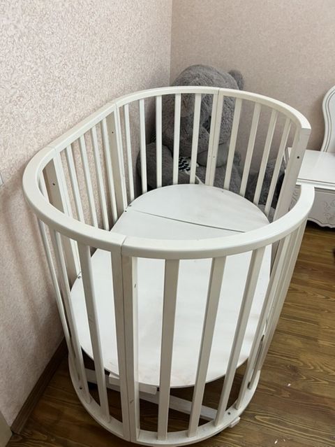 Oval formalı uşaq beşiyi - Material: ağ rəngli, taxta karkas — Bakı