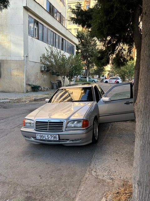 Mercedes C 220, 2.2 L, 1999 il, 445 000 km — Cəlilabad