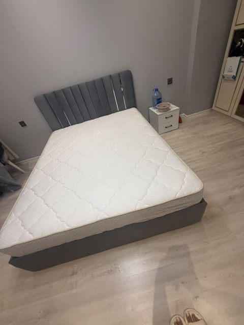 Yataq dəsti – çarpayı və döşək - Ölçü: təxmini 160x200 sm (queen — Bakı