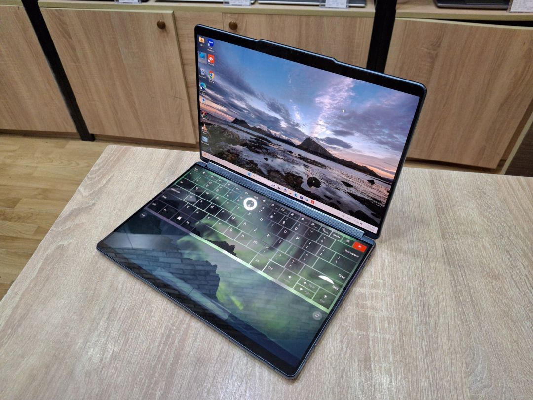 Lenovo Yoga Book 9 Ultra 7 32GB RAM 2x 2.8K — Elektronika, Bakı (2)