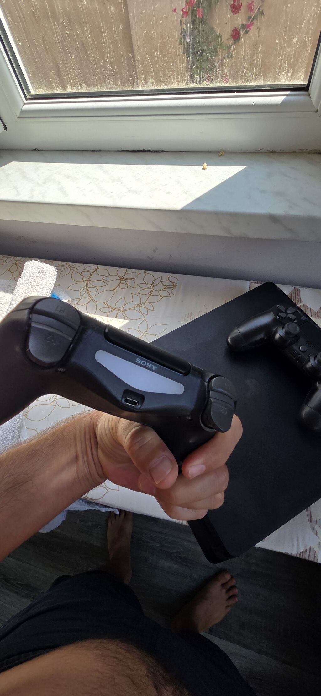PlayStation 4 (PS4) Slim komplekt - Konsol: PS4 Slim, qara rəng — Elektronika, Bakı (3)