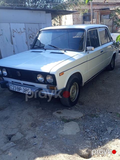 VAZ 2106, ağ rəng, sedan kuzov. Xüsusiyyətlər: - Arxaötürücülü