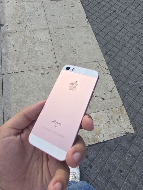 IPhone SE, 64 GB, Rose Gold, Barmaq izi — Xırdalan