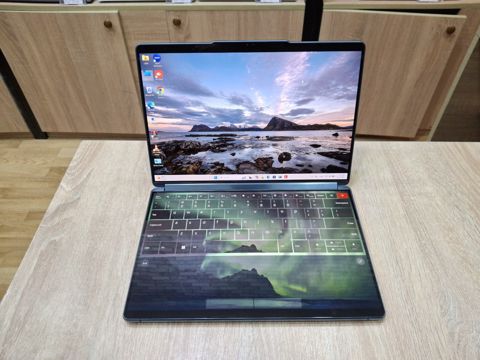 Lenovo Yoga Book 9 Ultra 7 32GB RAM 2x 2.8K — Bakı