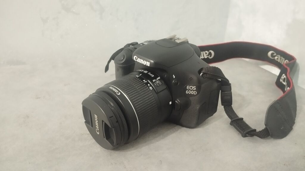 Canon EOS 600D, 18-55mm linza, adapter, qapaq fotoqrafiyaya yeni — Elektronika, Bakı (2)