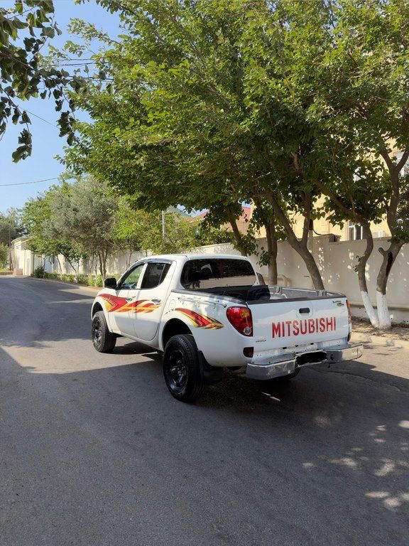 Mitsubishi L200, 2.5 L, 2015 il, 348 000 km — Avtomobillər, Bakı (5)