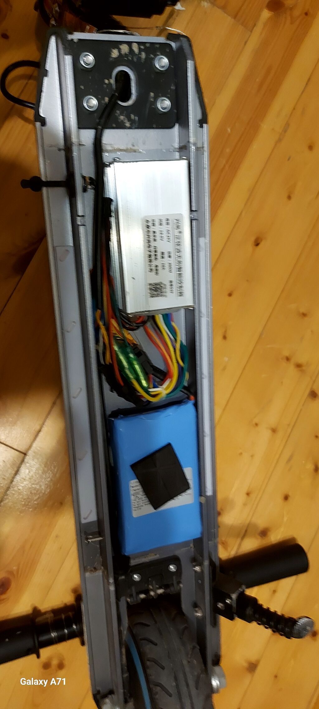 Elektrikli skuter – yığma/model modifikasiya olunmuş Xüsusiyyətlər — Mallar, Sanqaçal (3)