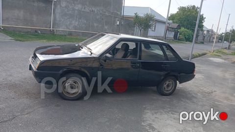 Lada Samara (VAZ 21099) – sedan, qara rəng. Xüsusiyyətlər: - Kuzov: 4
