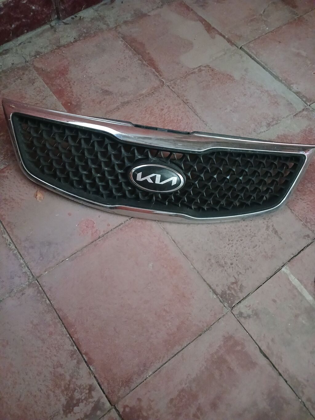 KIA ön radiator barmaqlığı (nöqtəli “piano” naxışlı, xrom haşiyəli) — Ehtiyat hissələri, Bakı (3)