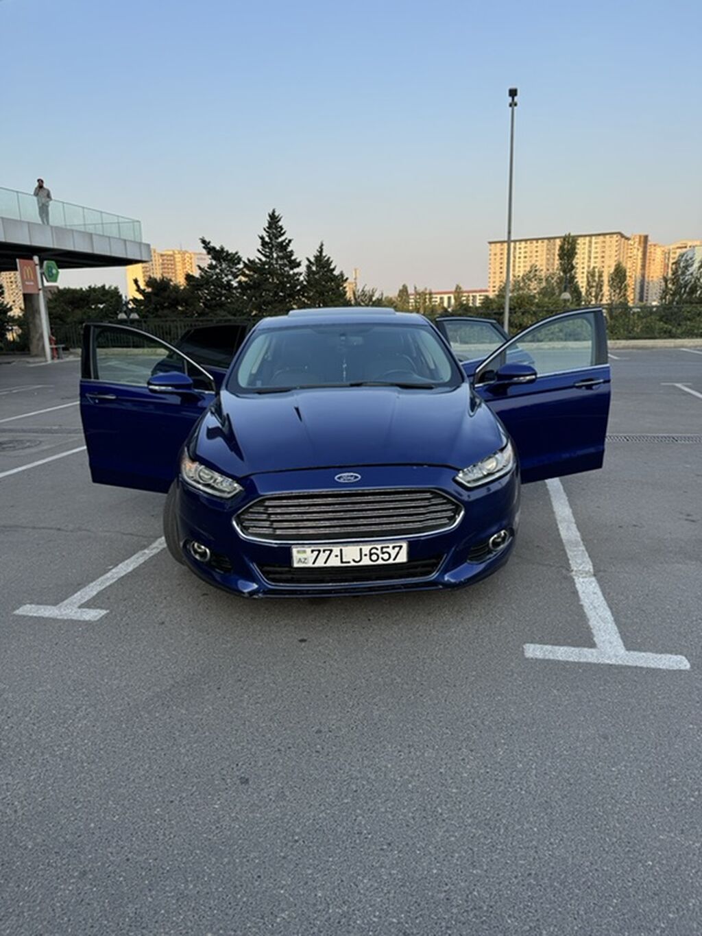 Ford Fusion sedan – mavi rəng, 4 qapı, ön və arxa park yerlərində — Avto, Bakı (7)
