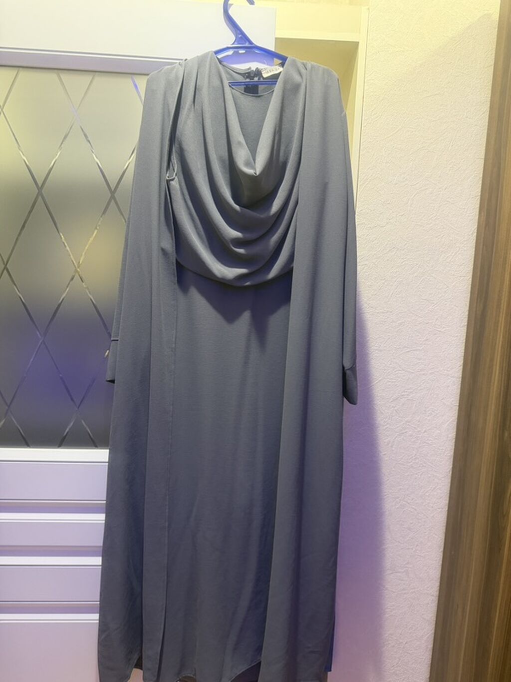 Boz rəngli uzun don - Model: drapeli “cowl” yaxalı, axıcı kəsim — Şəxsi əşyalar, Xırdalan (3)