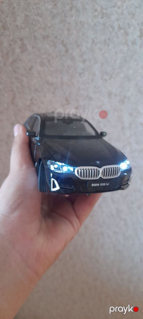 BMW 530 Li die-cast model avtomobil - Ölçü: təxmini 1:24 miqyas (əl — Bakı