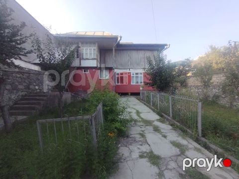 Həyət evi, Şəki r
