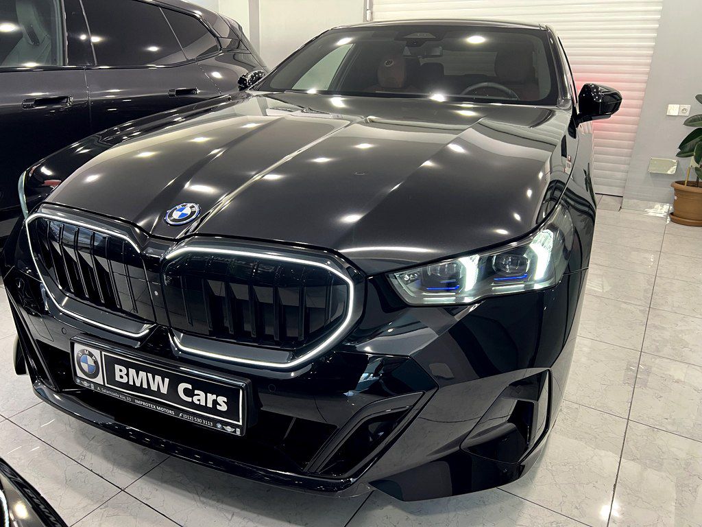 BMW 530e, 2.0 L, 19.4 kWh, 2024 il, 29 500 km — Avtomobillər, Bakı