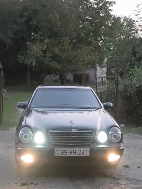 Mercedes E 220, 2.2 L, 1997 il, 412 545 km — Astara
