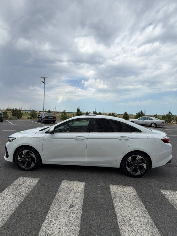 Geely Emgrand L, 1.5 L, 15.5 kWh, 2024 il, 45 405 km — Avtomobillər, Bakı (5)