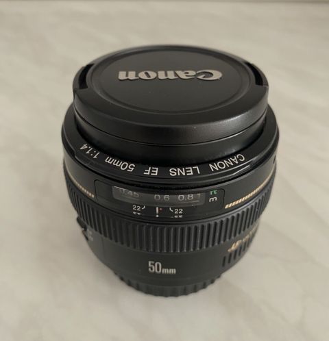 Canon EF 50mm f/1.4 USM — Satılır Əla və səliqəli vəziyyətdədir — Bakı