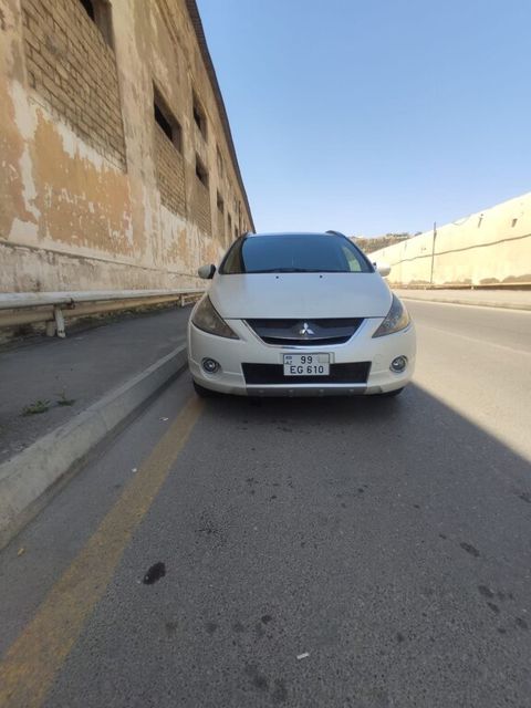 Mitsubishi Grandis, 2.4 L, 2005 il, 430 000 km — Bakı