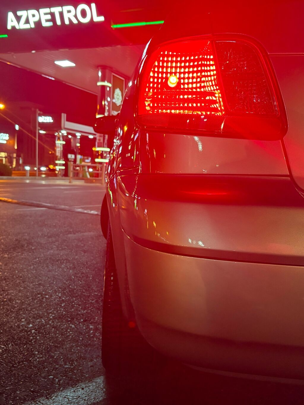 Kia Rio sedan – gümüş rəng, arxa ötürücülük işıqları LED görünüşlü — Avto, Bakı (2)