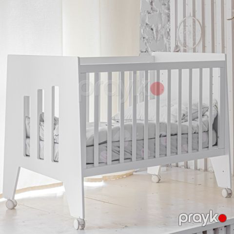 Beşik Antemi Mia White — Bakı