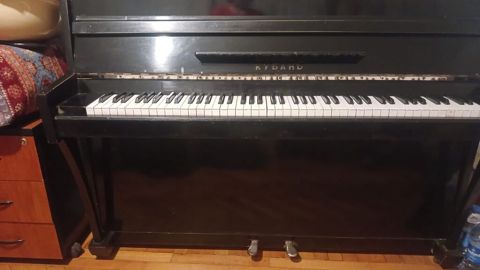 Kuyaby piano (кубань) – akustik upright model. - 88 klaviş, 3 pedal — Bakı