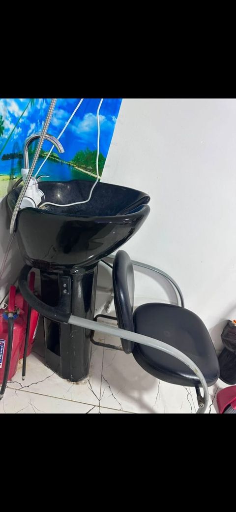 Salon moykası satılır. - Komplekt: qara keramika baş yuma çanağı