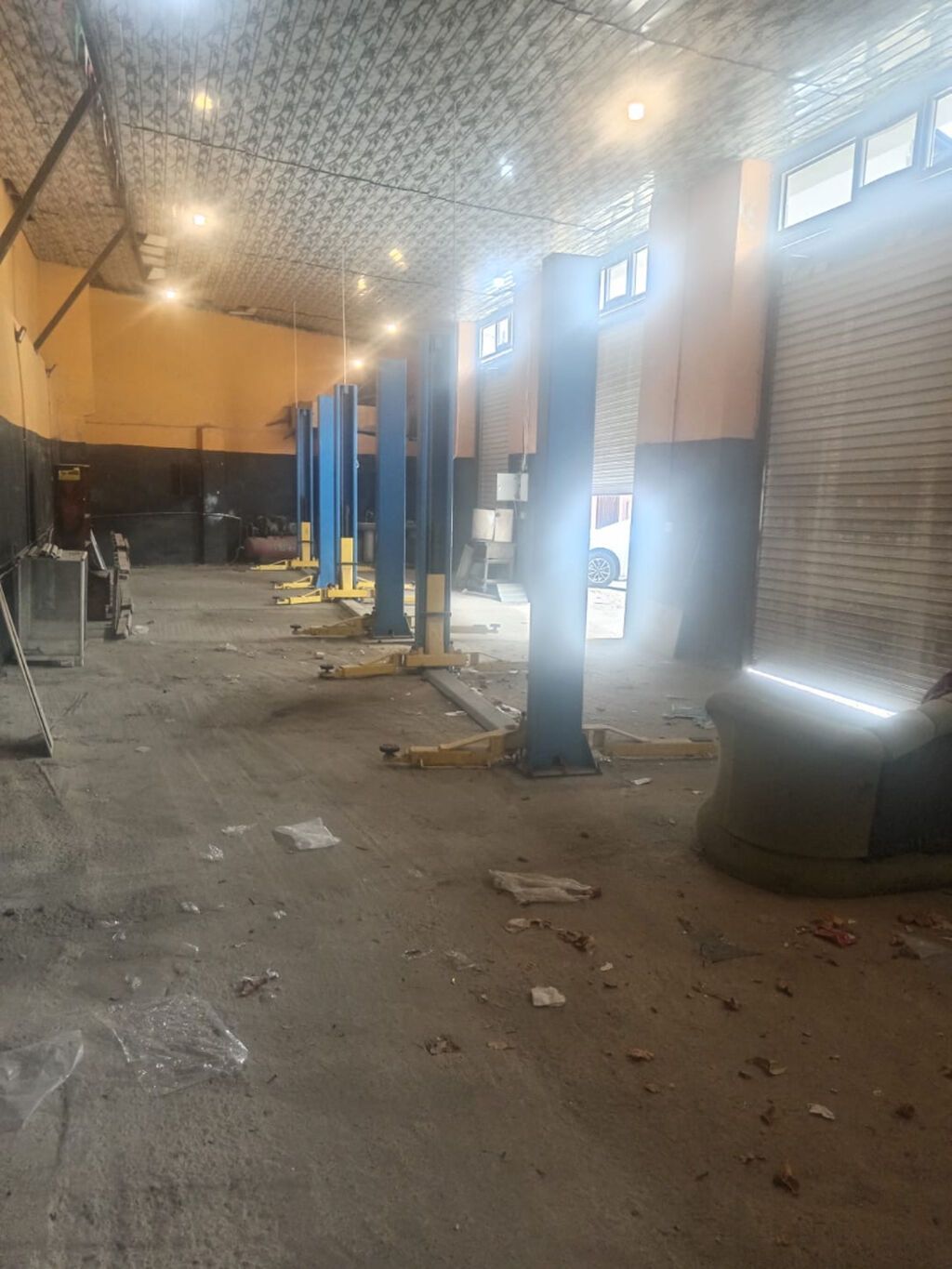 Kirayə afto servis 4 bokslu tam şəraitli əlavə ehtiyyat hissələri — Daşınmaz əmlak, Bakı (6)