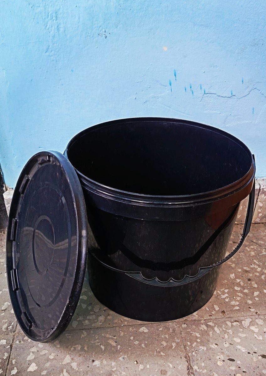 Plastik vedrə — Bişirmə qabları, Bakı (2)