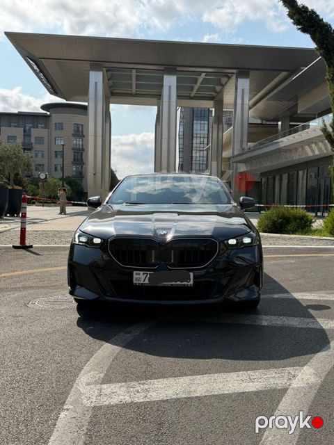 BMW 530, 2.0 L, 2024 il, 36 000 km
